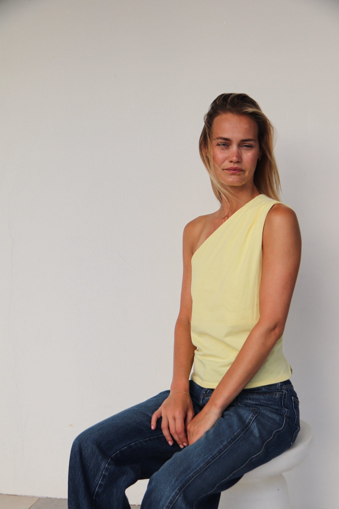 Top Levy | Butter yellow